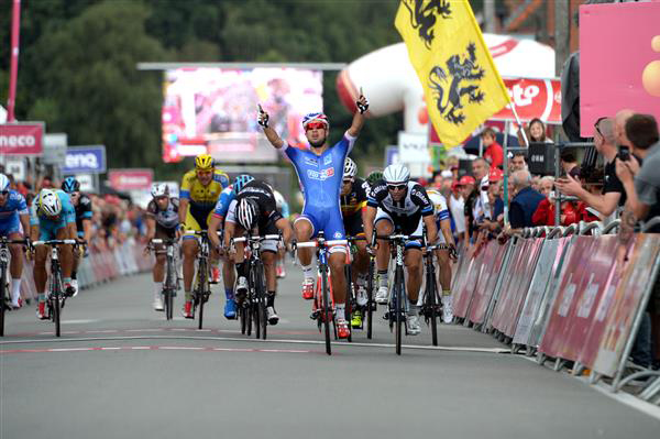 Nacer Bouhanni wins stage 4